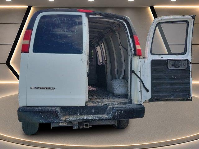 Used 2006 Chevrolet Express 2500 Extended w/ Power and Light Package RWD image 7