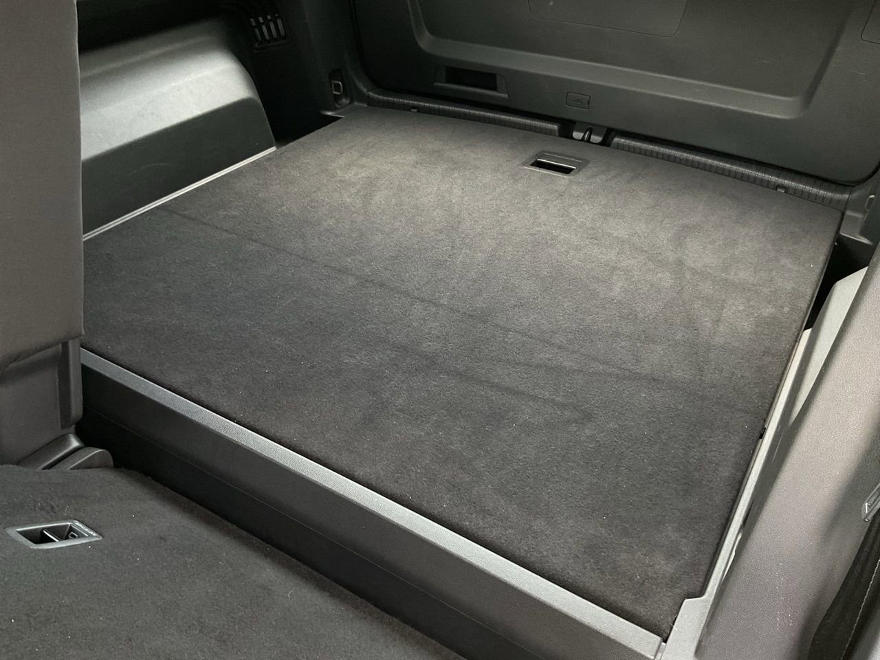 Used 2025 Volkswagen Atlas Cross Sport SE image 17