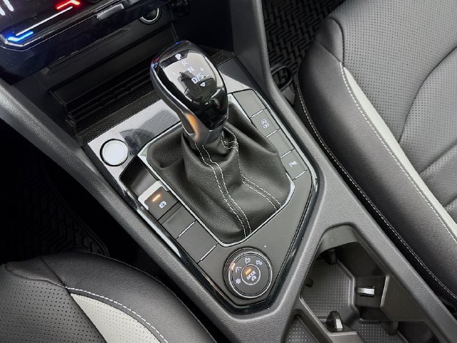 New 2026 Volkswagen Taos SEL AWD/4WD image 18