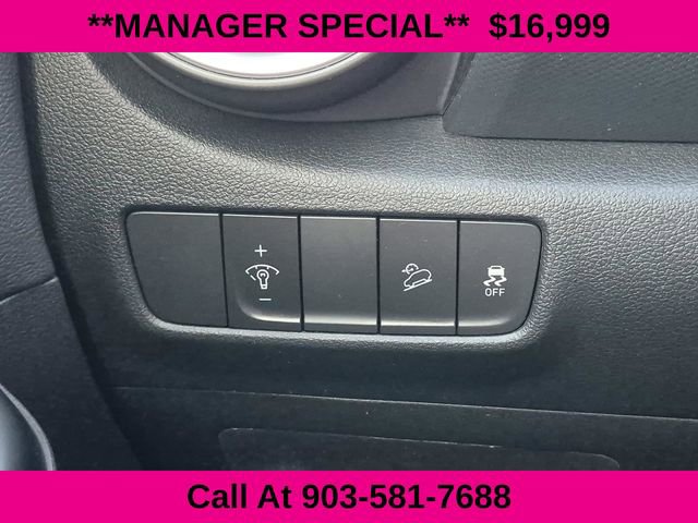 Used 2022 Hyundai Kona Limited FWD image 30