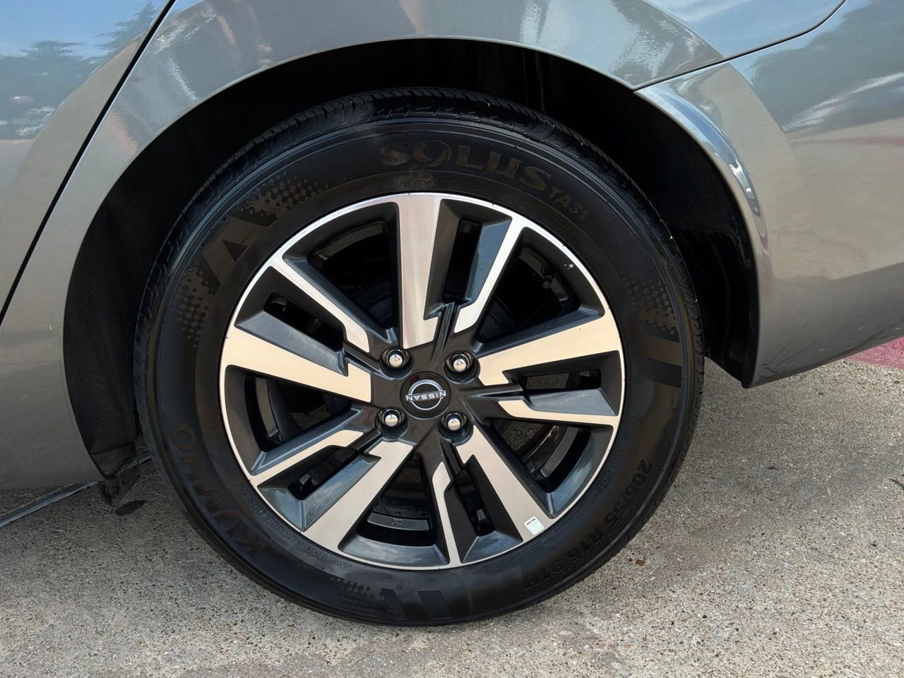 Used 2025 Toyota Corolla LE FWD image 8