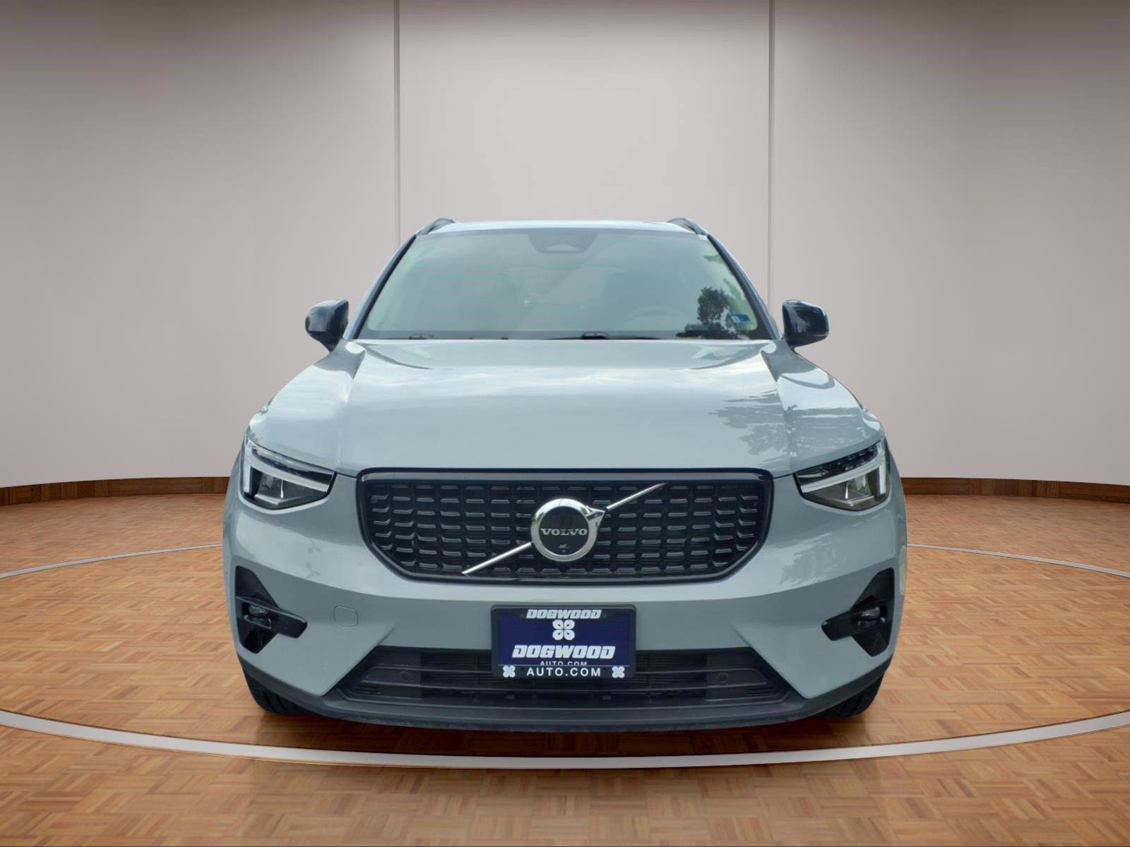 New 2026 Volvo XC40 B5 Plus w/ Climate Package AWD/4WD image 2