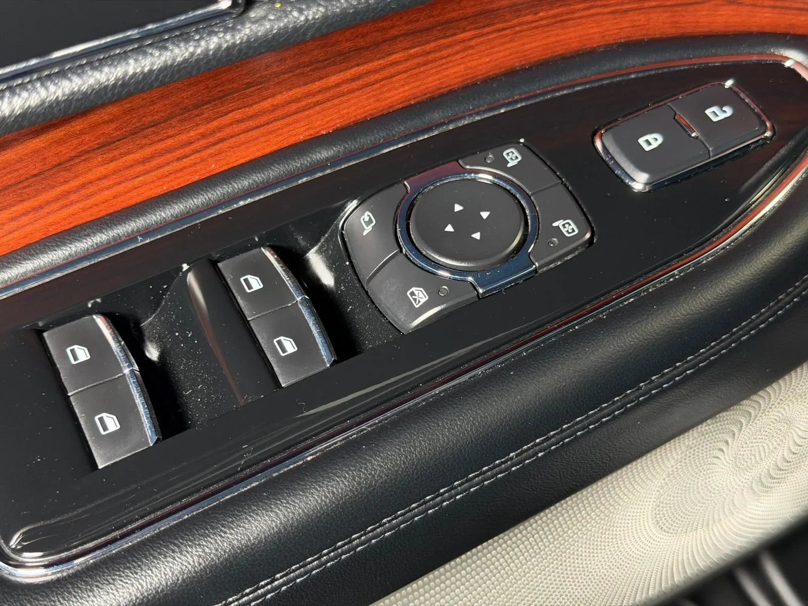 Used 2018 Lincoln Navigator Reserve w/ Technology Package AWD/4WD image 31