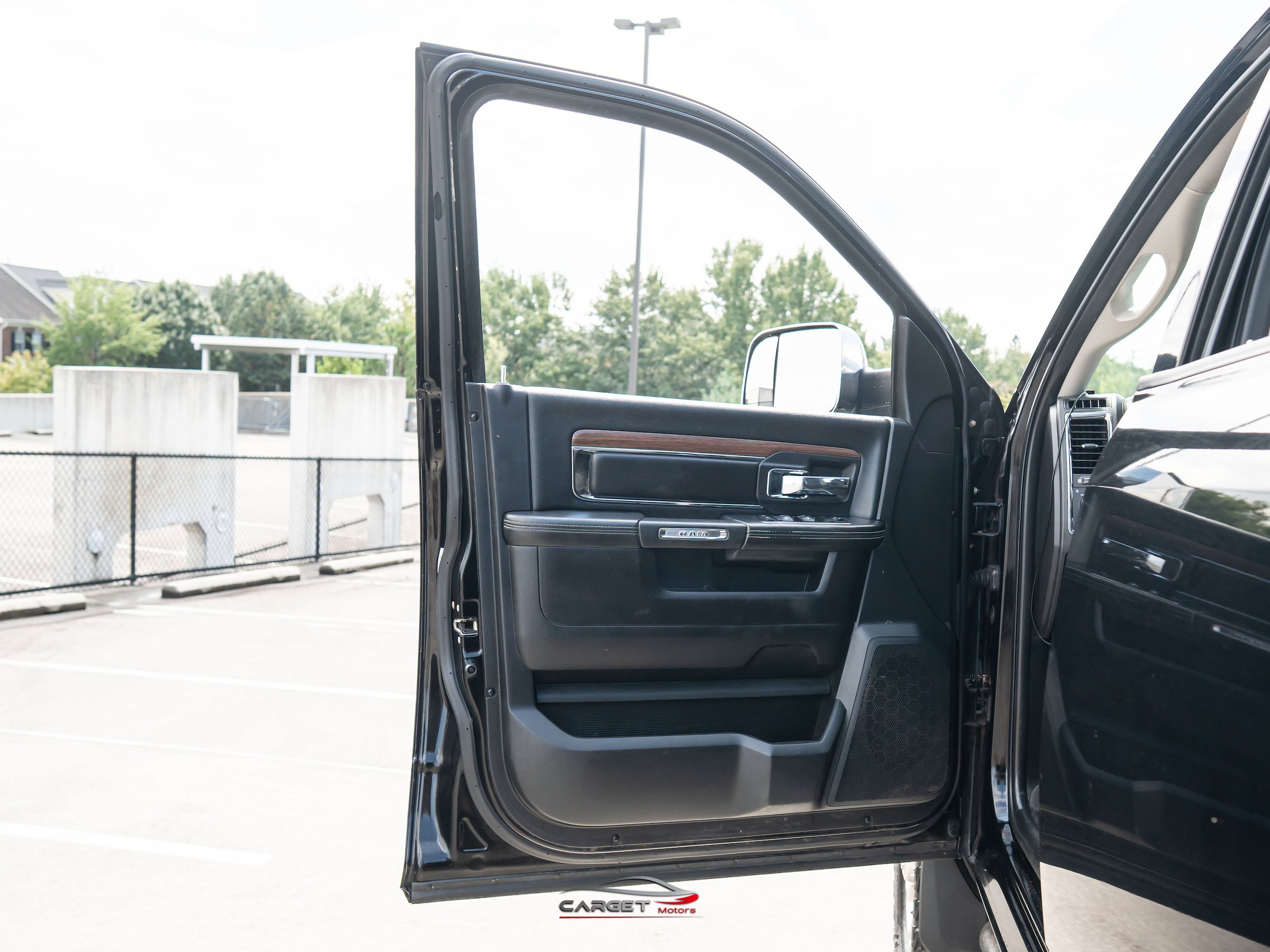 Used 2014 RAM 2500 Laramie w/ HD Snow Plow Prep Group AWD/4WD image 39