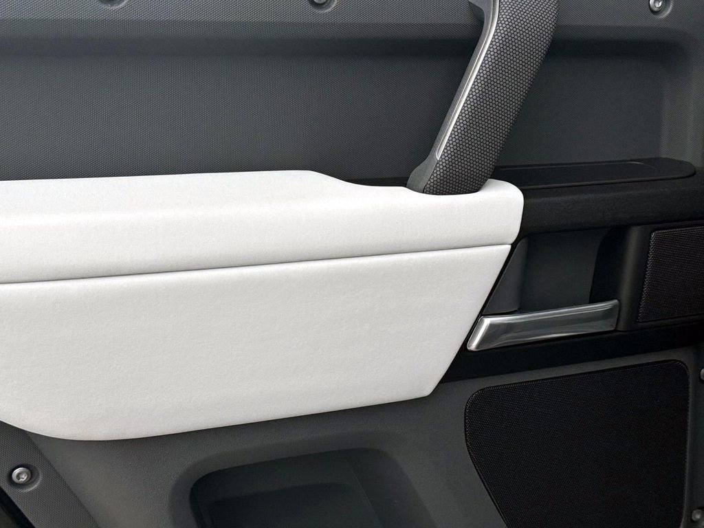 New 2025 Land Rover Defender 110 V8 image 11