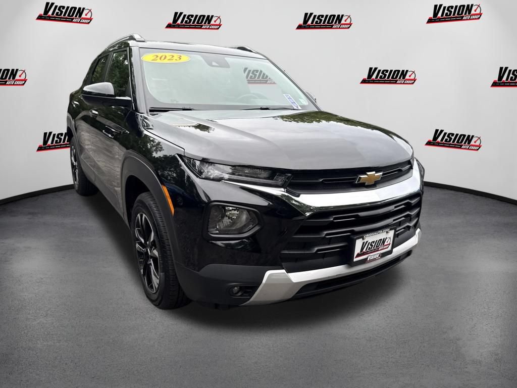 Used 2023 Chevrolet TrailBlazer LT w/ Convenience Package AWD/4WD image 3