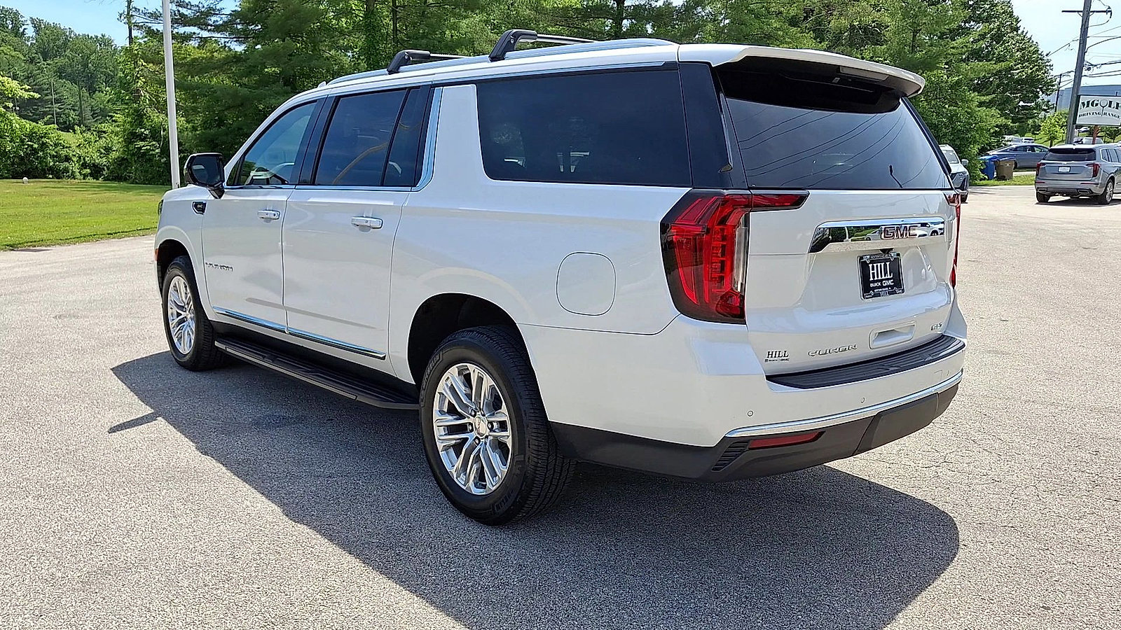 Used 2021 GMC Yukon XL SLT w/ SLT Premium Package AWD/4WD image 7