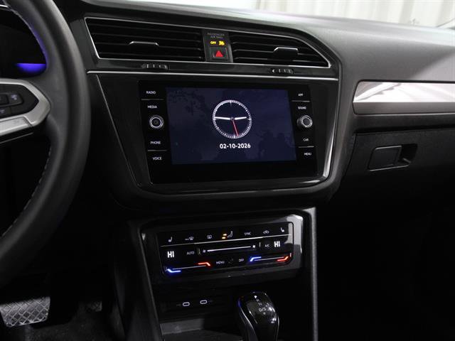 Certified 2024 Volkswagen Tiguan SE image 9