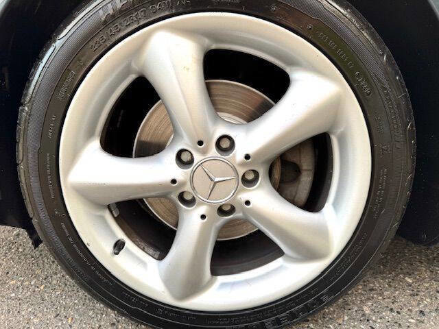 Used 2005 Mercedes-Benz CLK 320 Coupe image 11