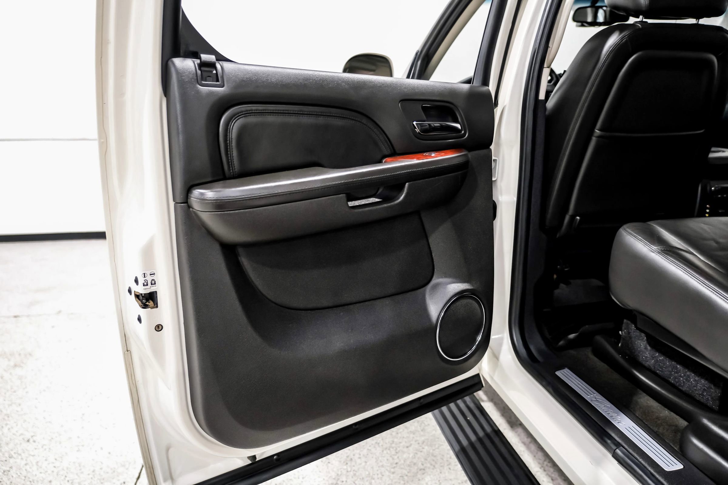 Used 2013 Cadillac Escalade EXT Premium AWD/4WD image 46