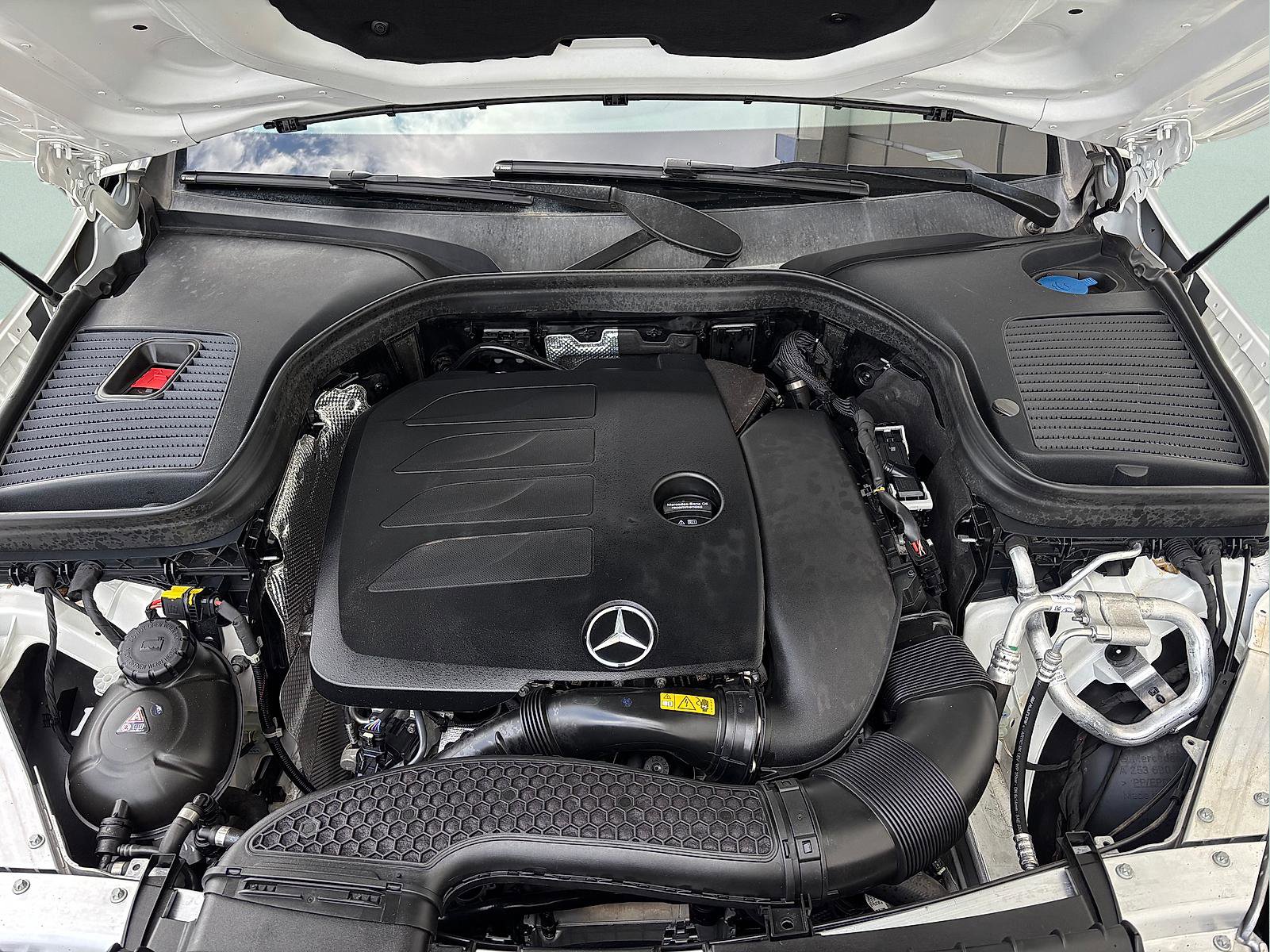 Used 2022 Mercedes-Benz GLC 300 4MATIC image 9