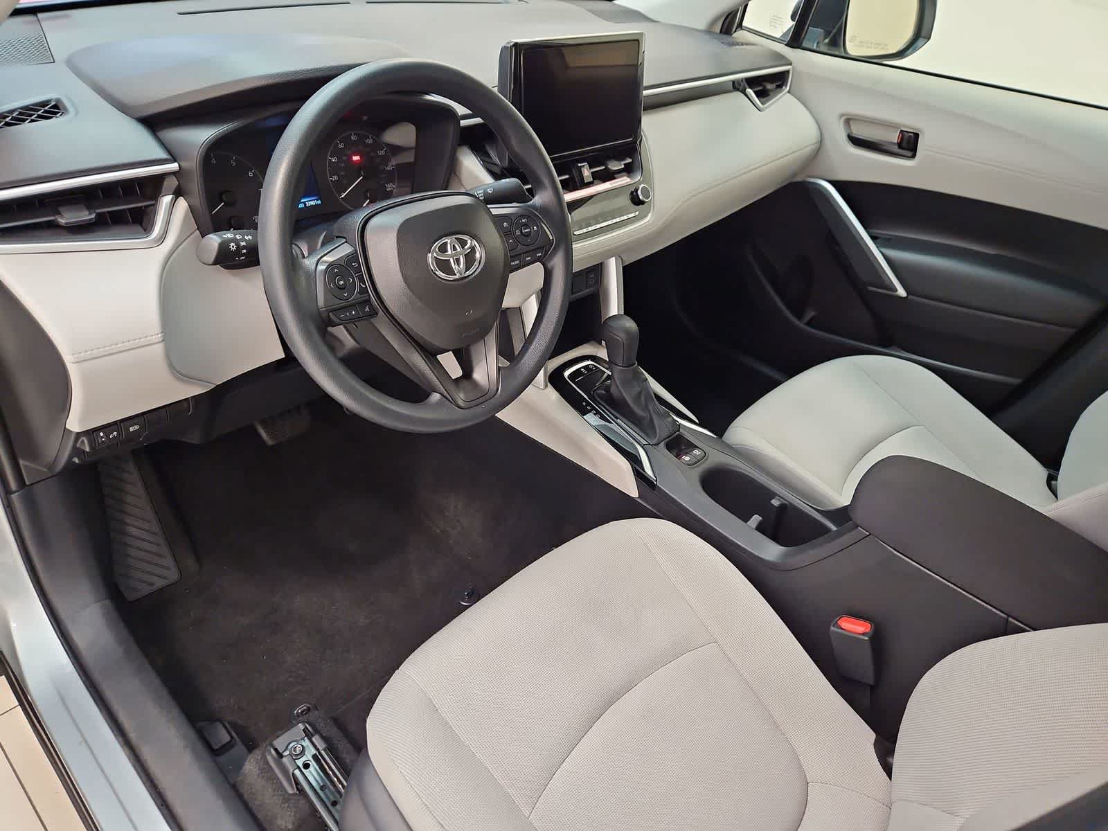 Used 2024 Toyota Corolla Cross L FWD video 2