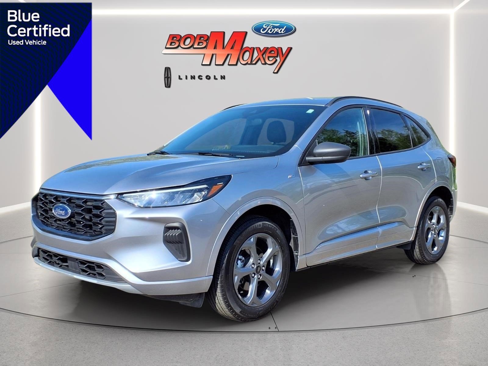 Used 2024 Ford Escape ST-Line w/ Tech Pack #1 AWD/4WD image 1