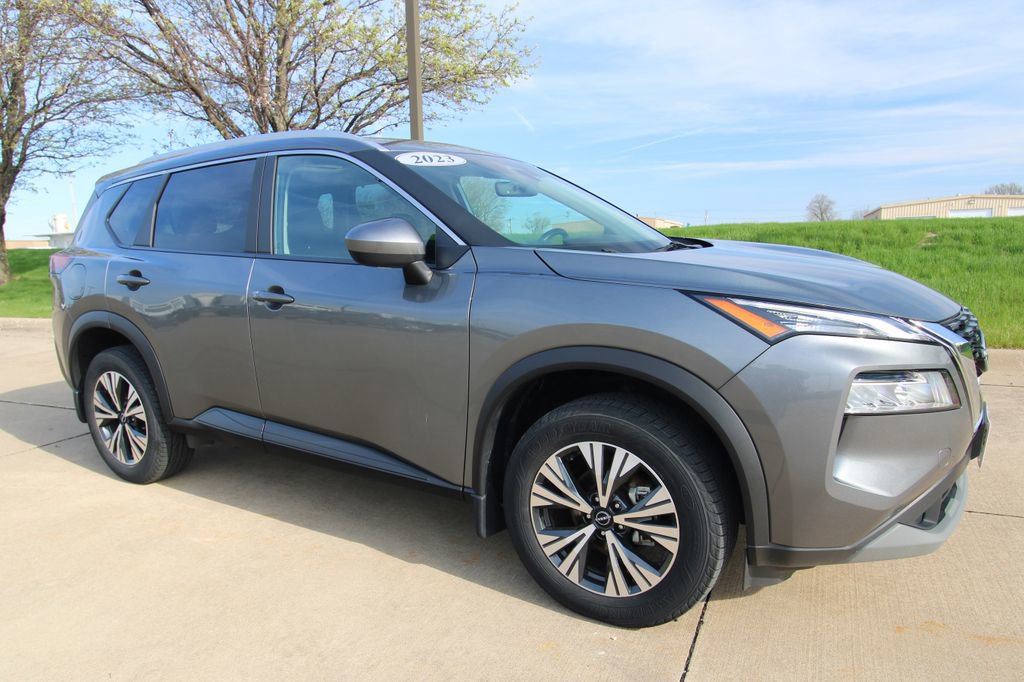 Used 2023 Nissan Rogue SV w/ SV Premium B Package AWD/4WD image 3