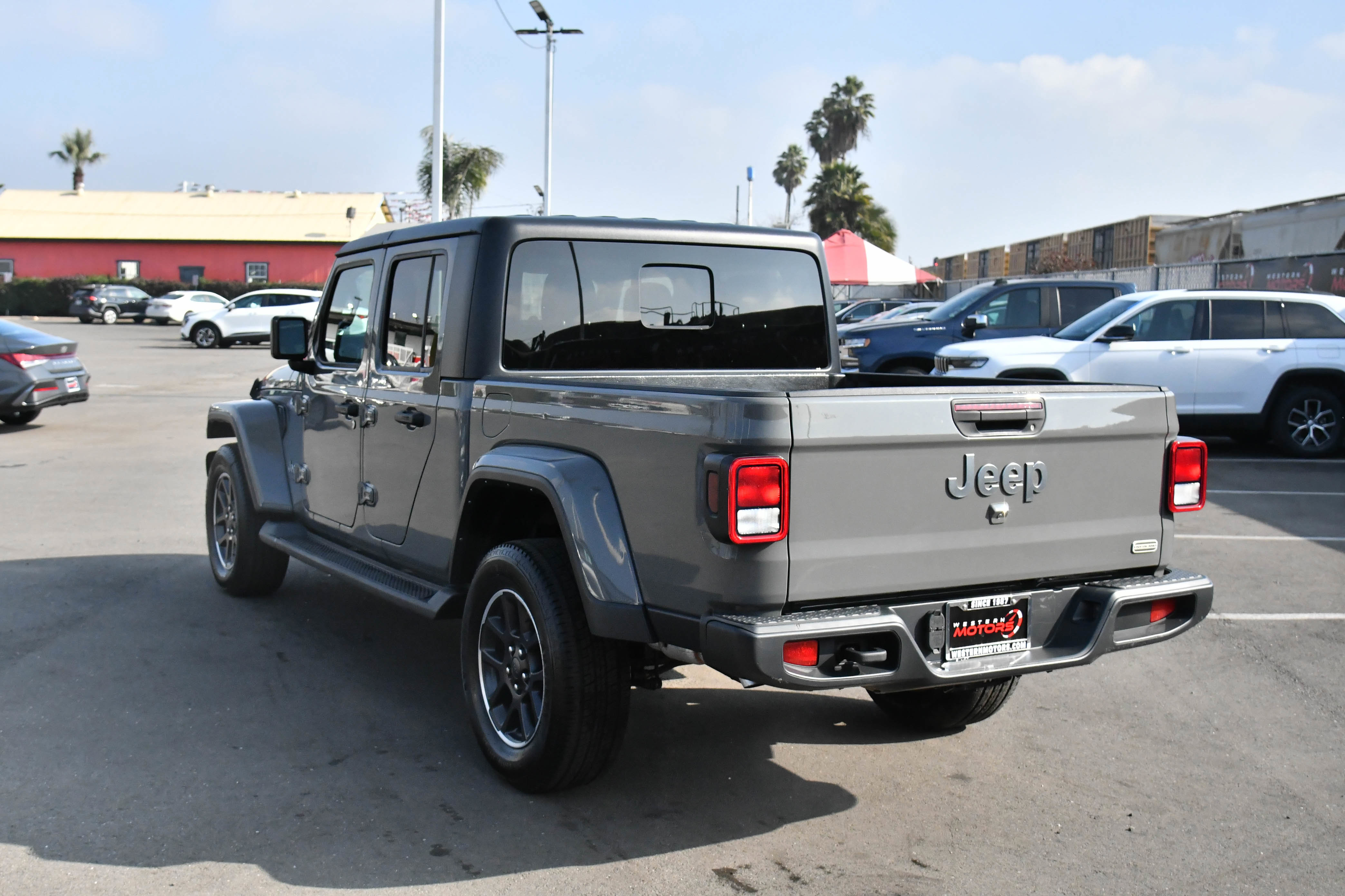 Used 2023 Jeep Gladiator Overland image 6