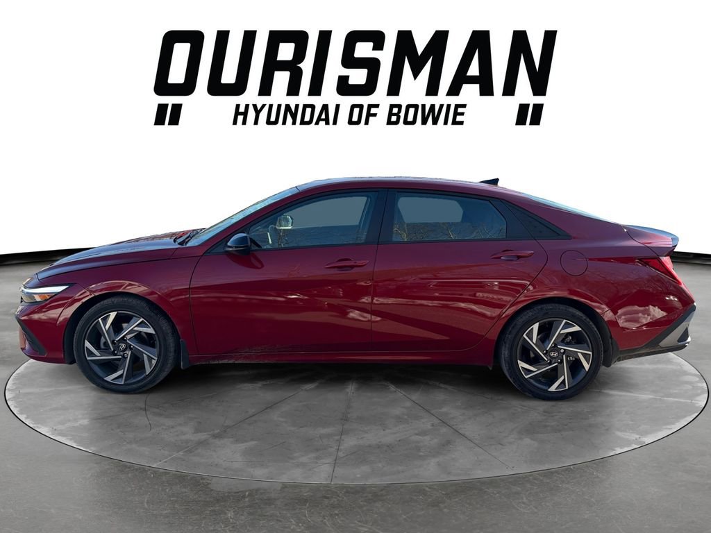 Certified 2025 Hyundai Elantra SEL FWD image 3