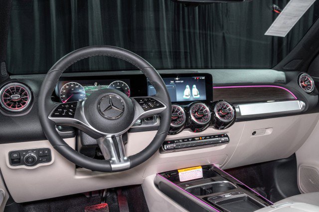 Certified 2025 Mercedes-Benz GLB 250 image 18