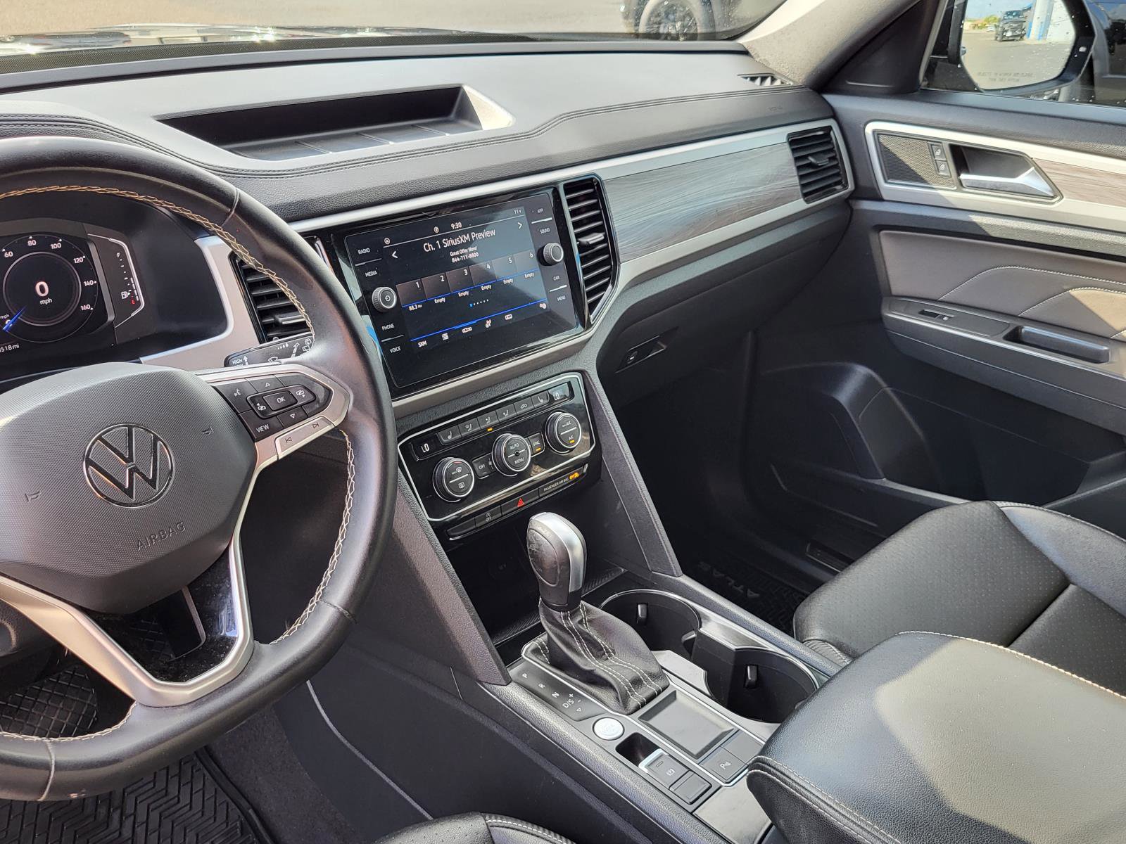 Used 2023 Volkswagen Atlas Cross Sport SE image 25