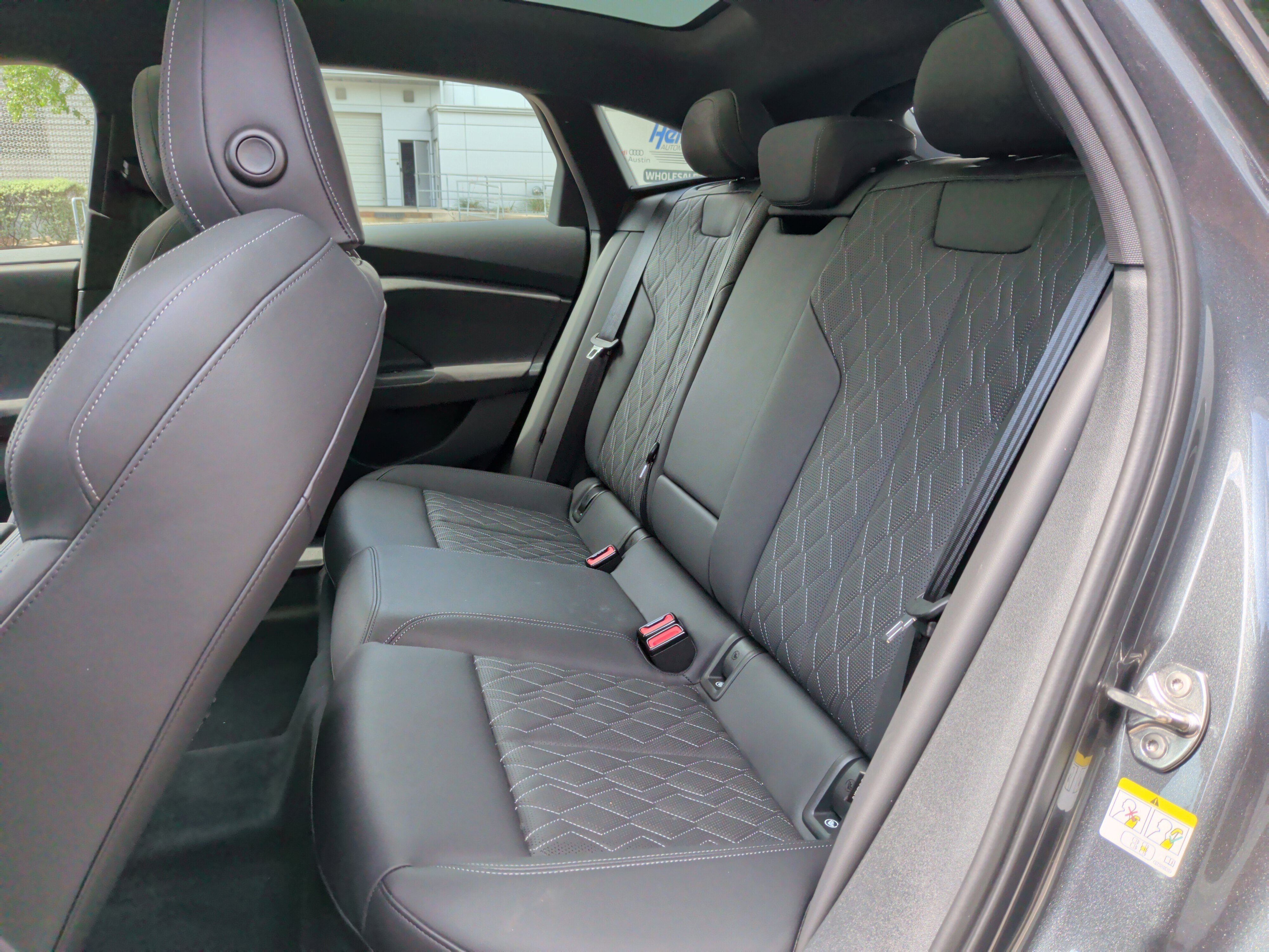 Used 2025 Audi S6 e-tron Premium Plus w/ Premium Plus image 34