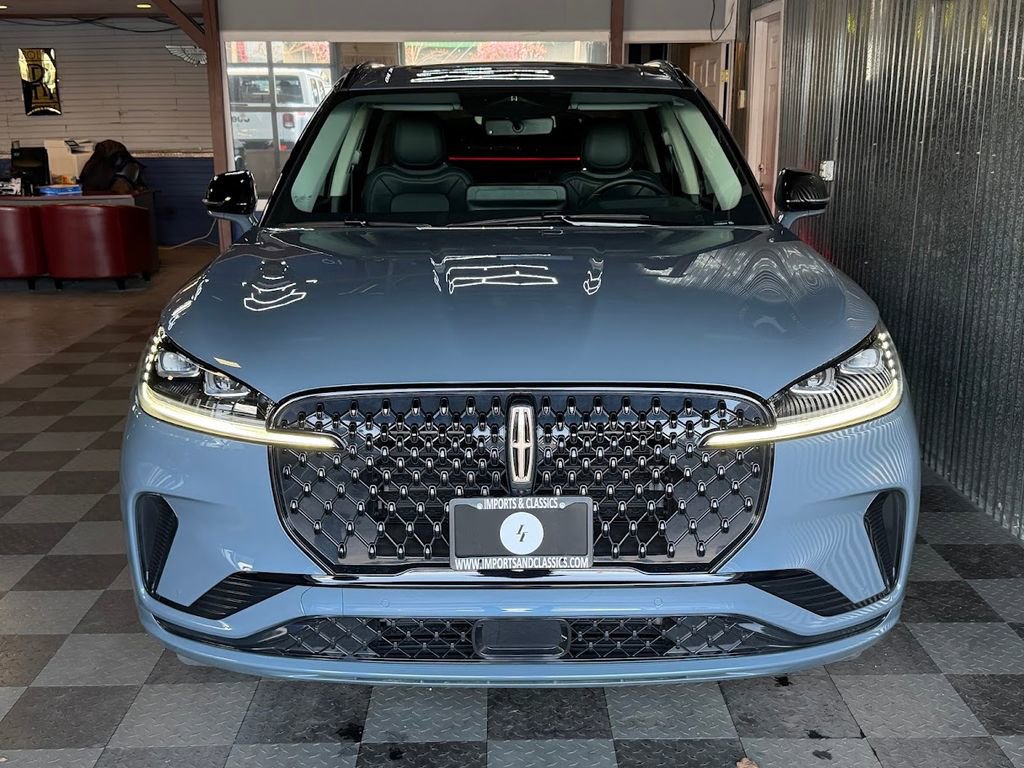 Used 2025 Lincoln Aviator Reserve w/ Equipment Group 201A AWD/4WD image 5