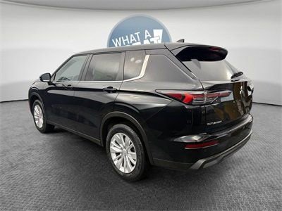 New 2026 Mitsubishi Outlander SE image 6