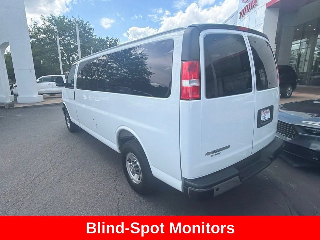 Used 2025 Chevrolet Express 3500 LT w/ LT Preferred Equipment Group RWD image 5
