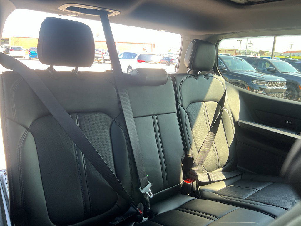 Used 2025 Jeep Wagoneer Series II AWD/4WD image 36
