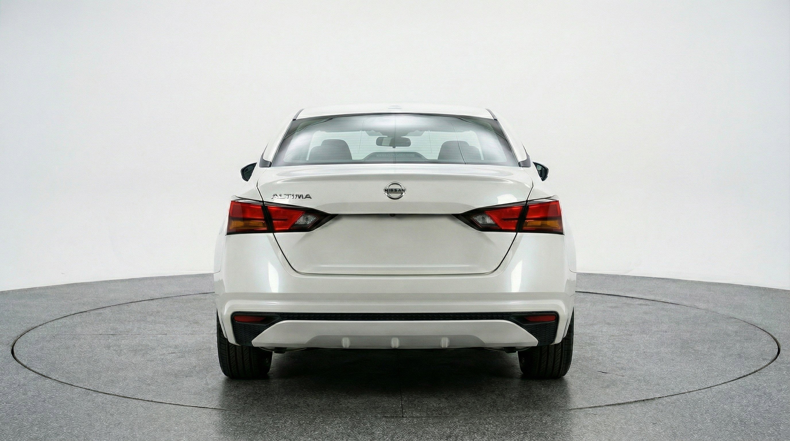 Used 2025 Nissan Altima 2.5 SV FWD image 7