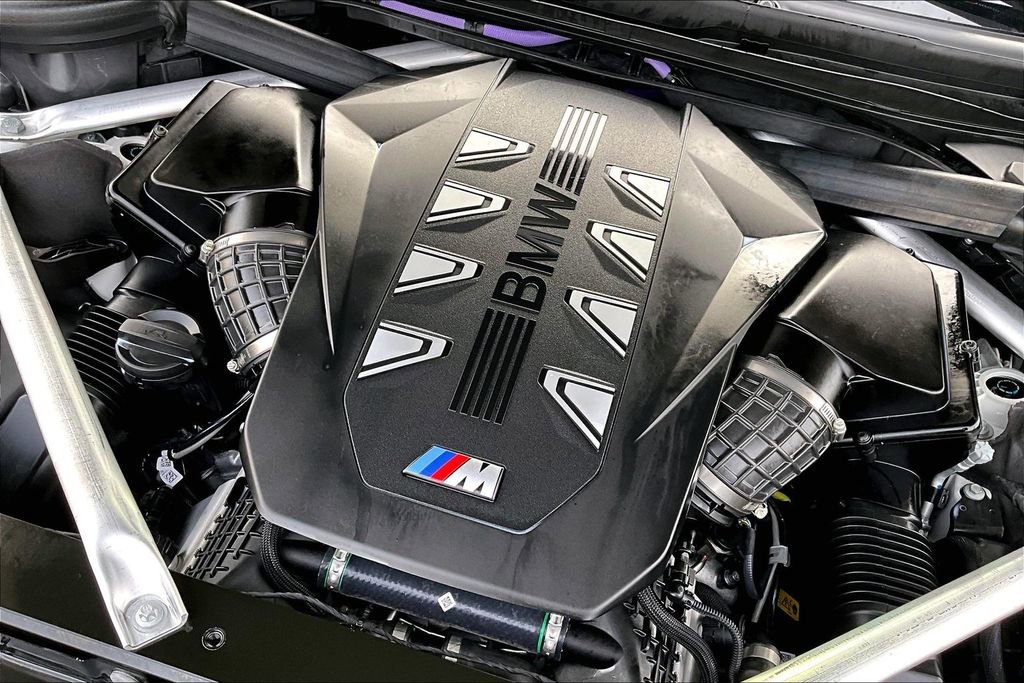 Used 2025 BMW X7 M60i w/ Climate Comfort Package image 35