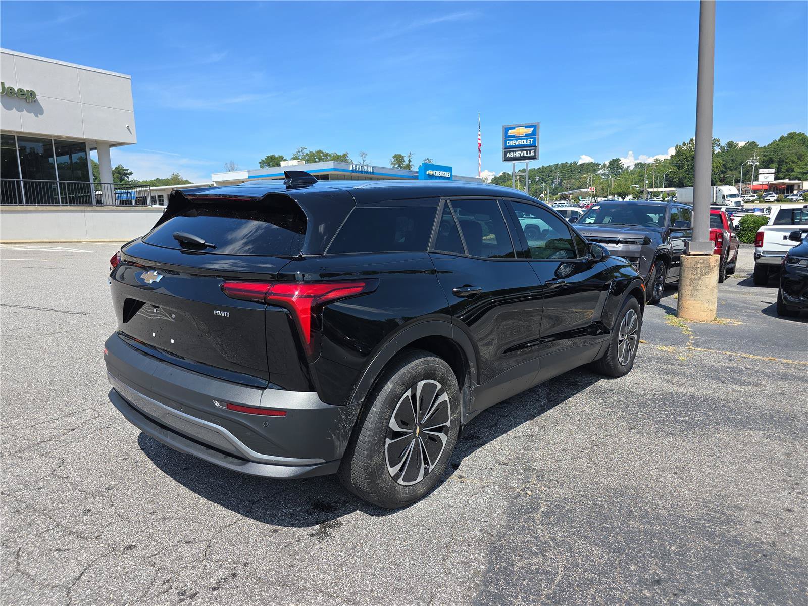 Used 2024 Chevrolet Blazer EV LT AWD/4WD image 3