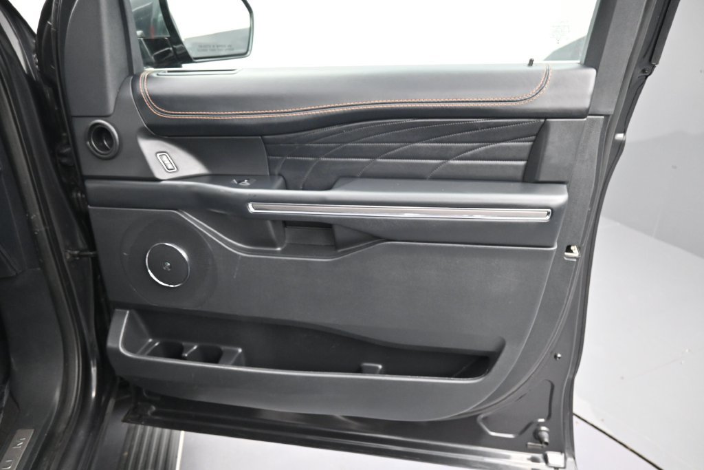 Used 2024 Ford Expedition Platinum AWD/4WD image 18