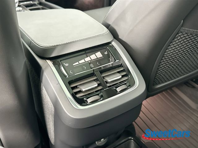 Used 2025 Volvo XC90 B6 Ultra w/ Protection Package Premier image 37