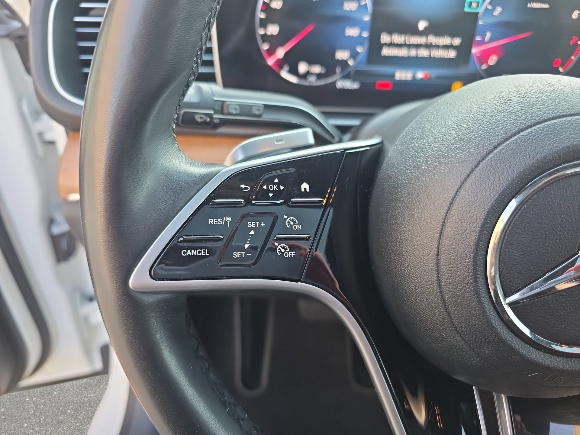 Certified 2024 Mercedes-Benz GLE 350 4MATIC image 17