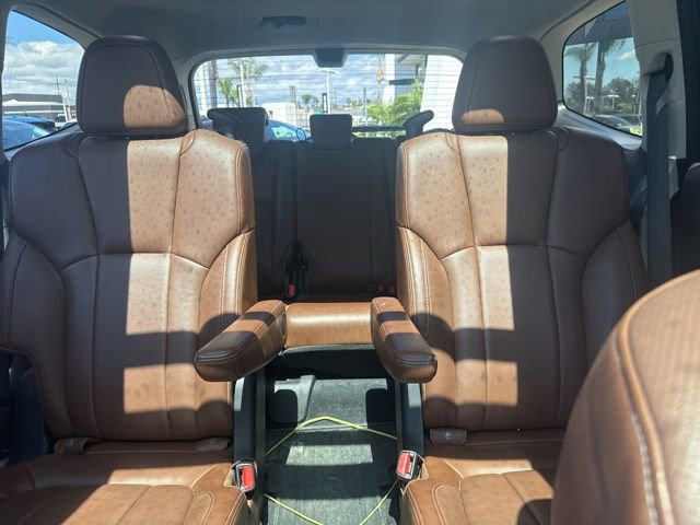 Used 2019 Subaru Ascent Touring w/ Popular Package #3 AWD/4WD image 9