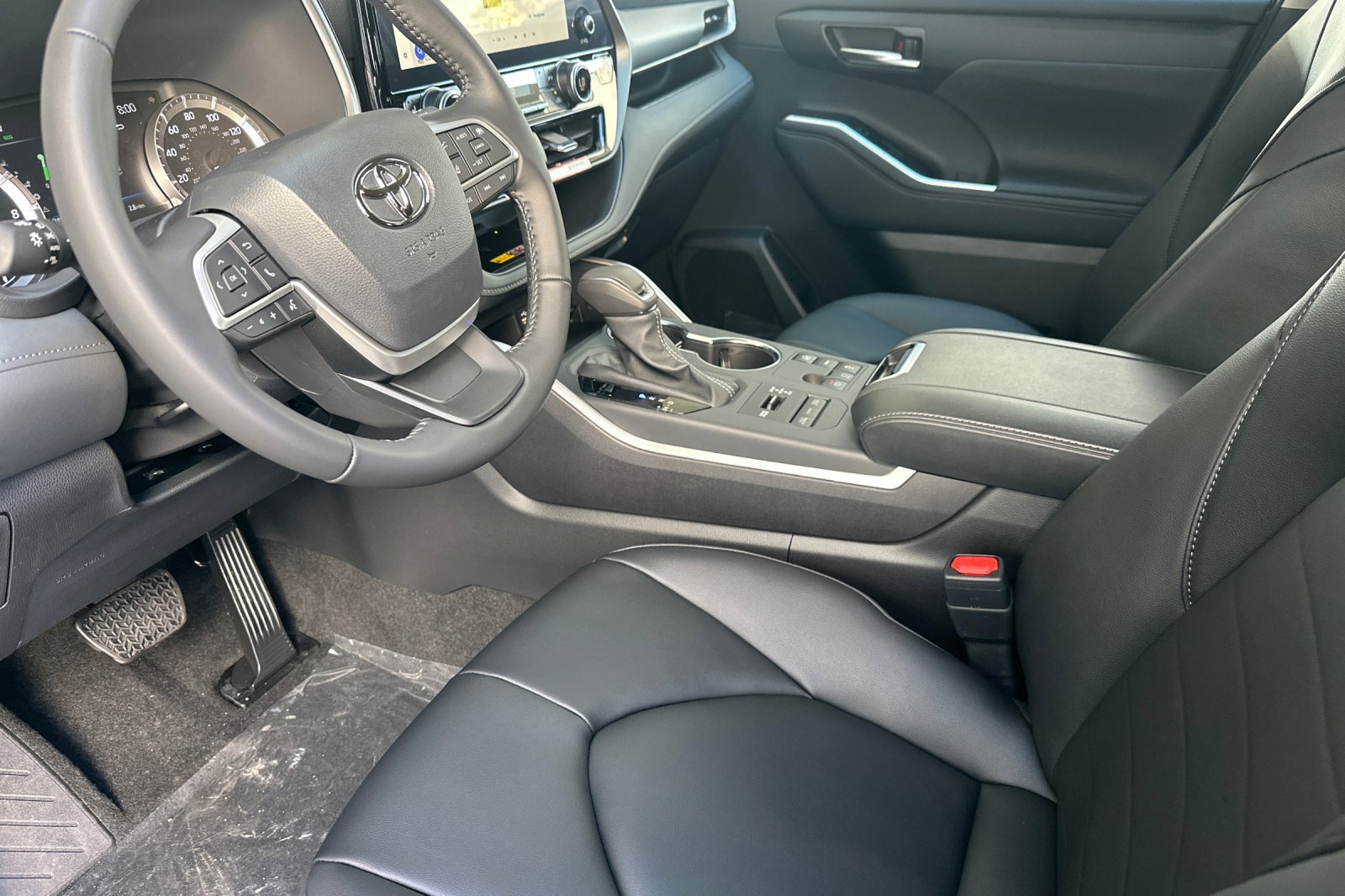 New 2026 Toyota Highlander XLE image 10
