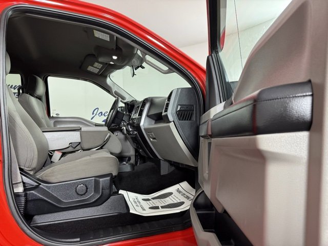 Used 2017 Ford F150 XLT image 15