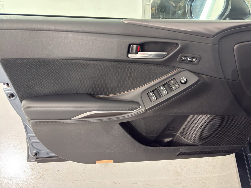 Used 2019 Toyota Avalon Touring image 17