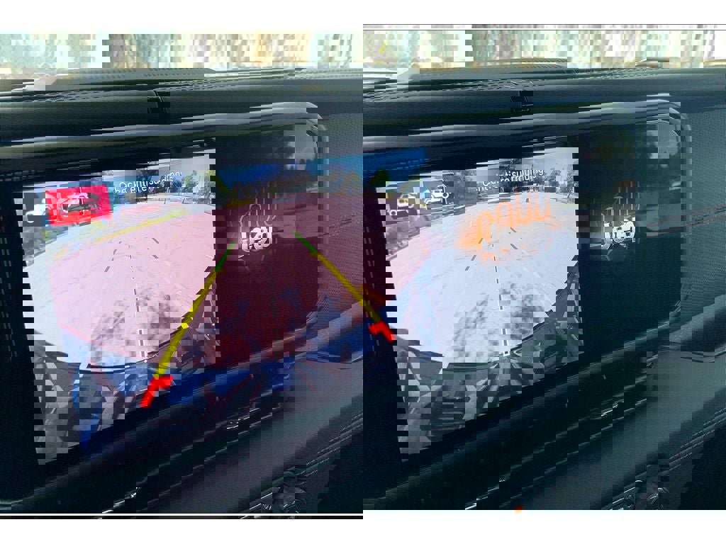 Used 2024 Jeep Wrangler Unlimited Rubicon w/ Technology Group image 22