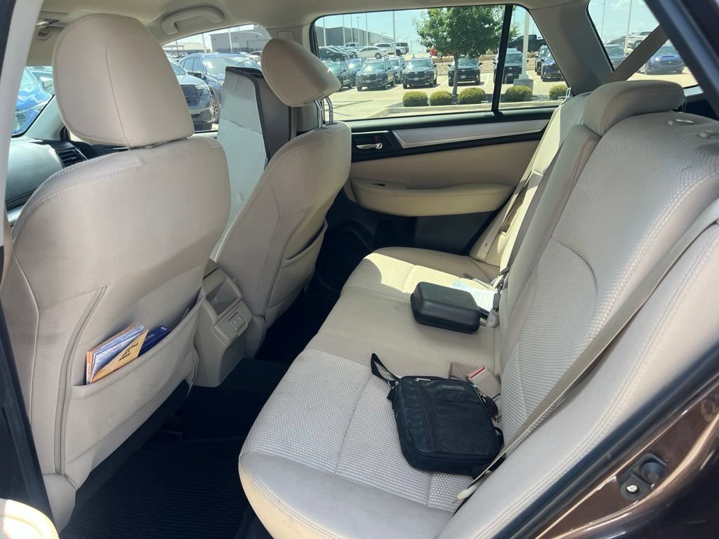 Used 2019 Subaru Outback 2.5i Premium AWD/4WD image 2