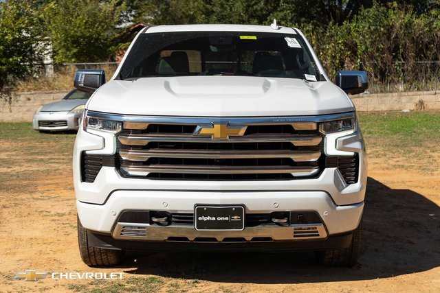 Used 2022 Chevrolet Silverado 1500 High Country w/ High Country Premium Package image 2
