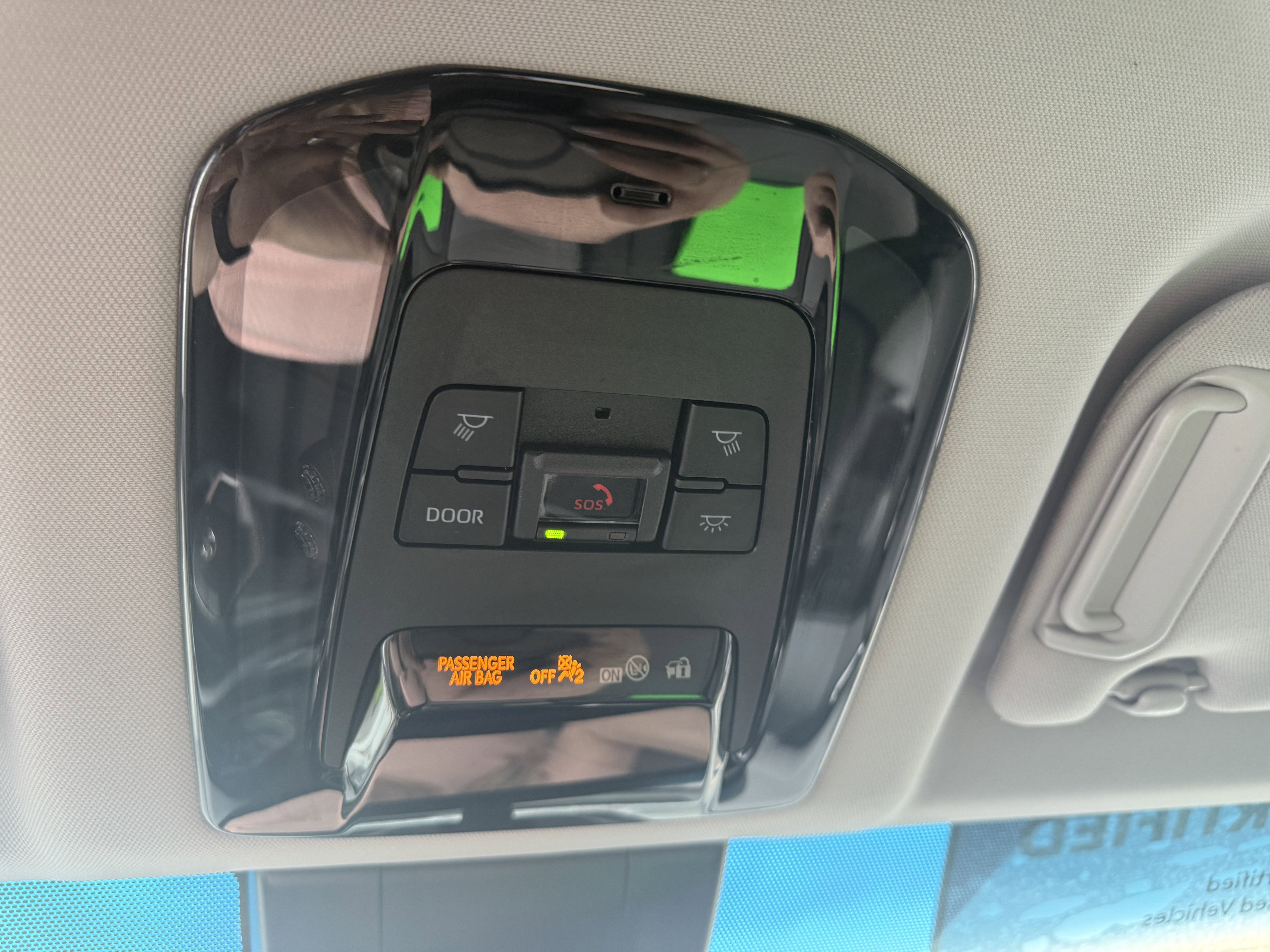 Certified 2023 Toyota Venza LE image 11