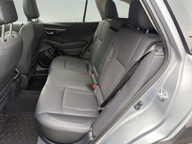 Used 2025 Subaru Outback Limited AWD/4WD image 31