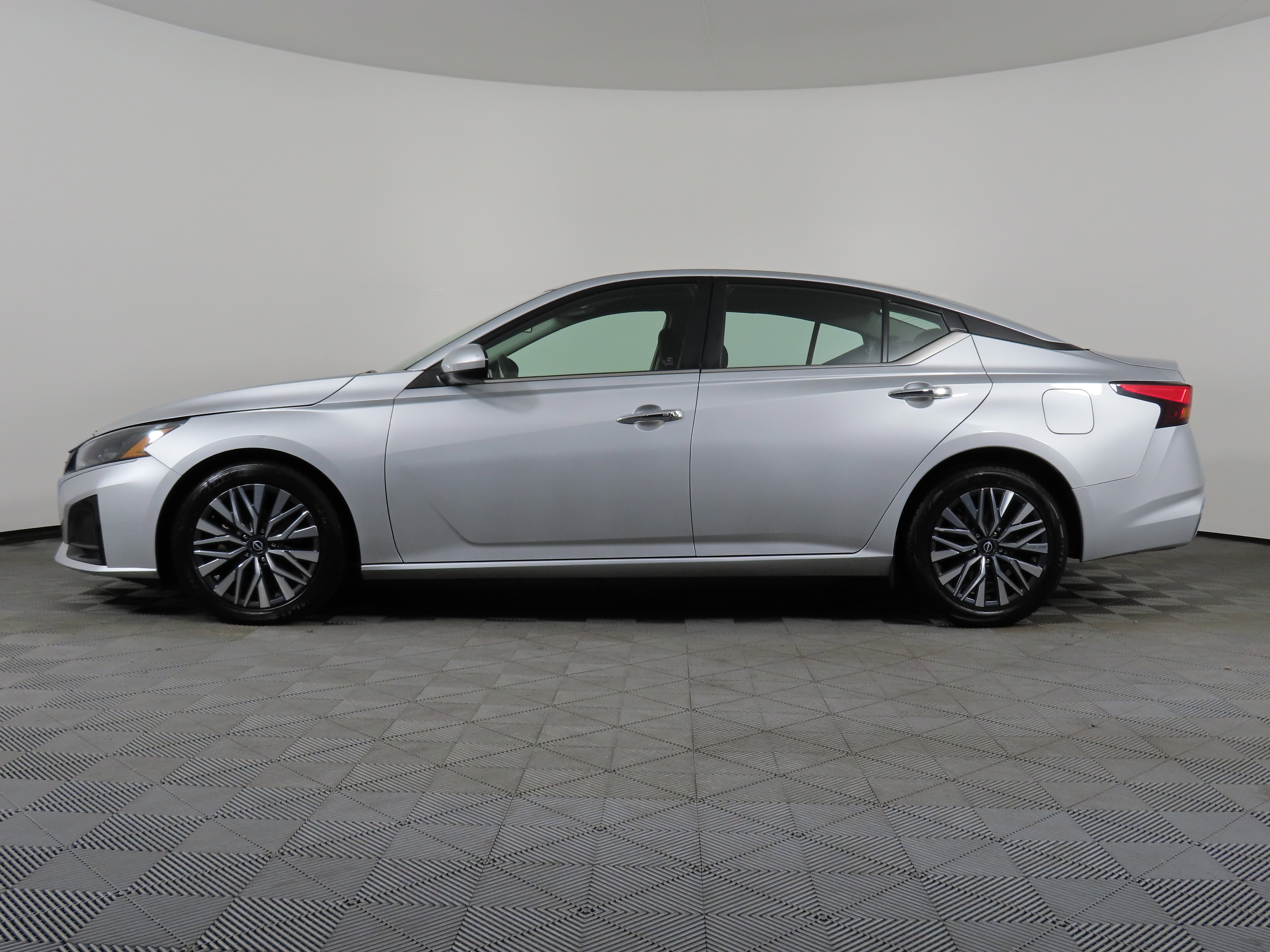 Used 2023 Nissan Altima 2.5 SV image 34