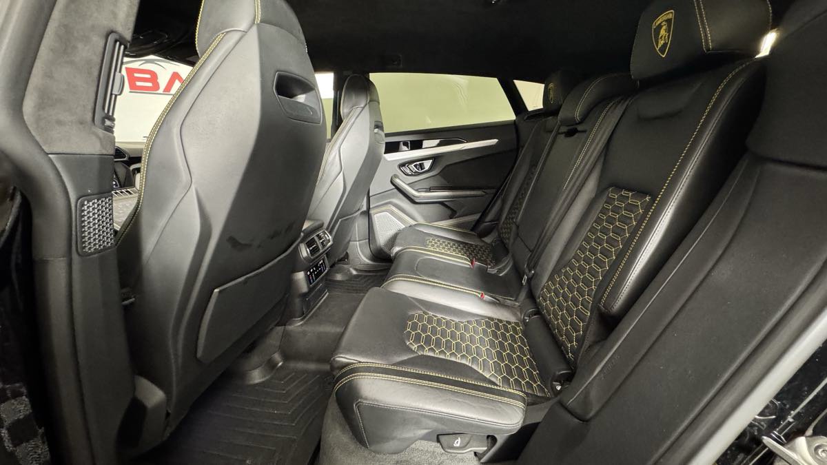 Used 2019 Lamborghini Urus AWD/4WD image 33