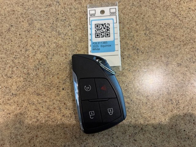 Used 2025 Chevrolet Equinox LT image 32