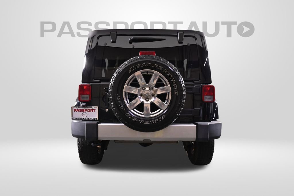 Used 2015 Jeep Wrangler Unlimited Sahara w/ Dual Top Group AWD/4WD image 11