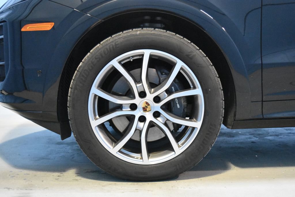 Certified 2025 Porsche Cayenne image 29