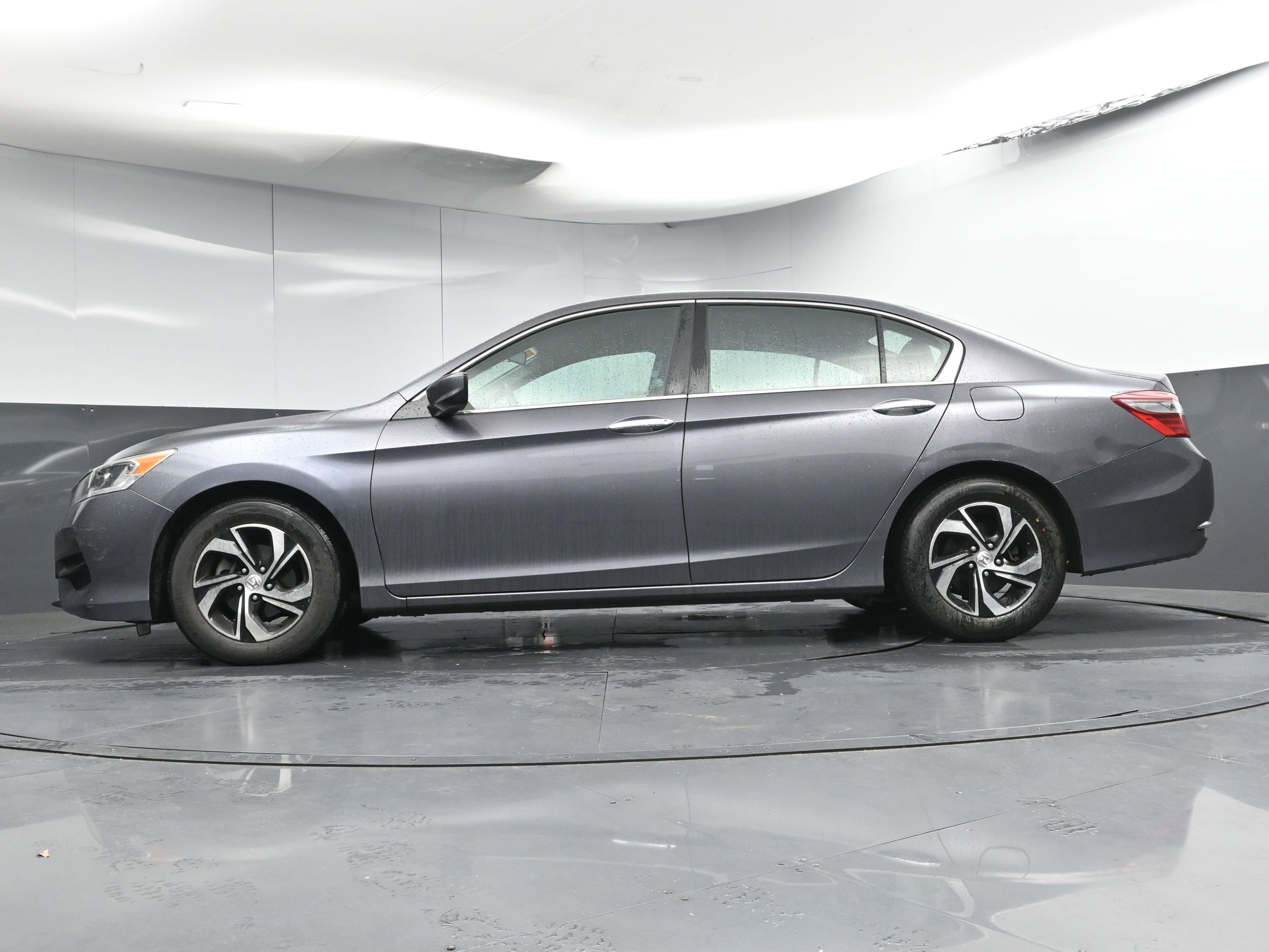 Used 2017 Honda Accord LX image 28