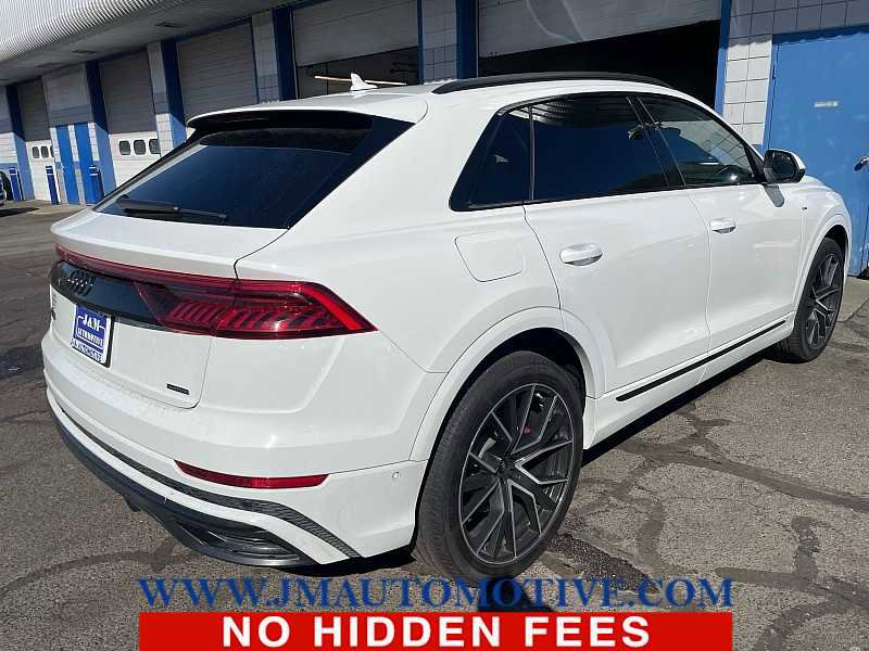 Used 2022 Audi Q8 Prestige w/ Prestige Package AWD/4WD image 3