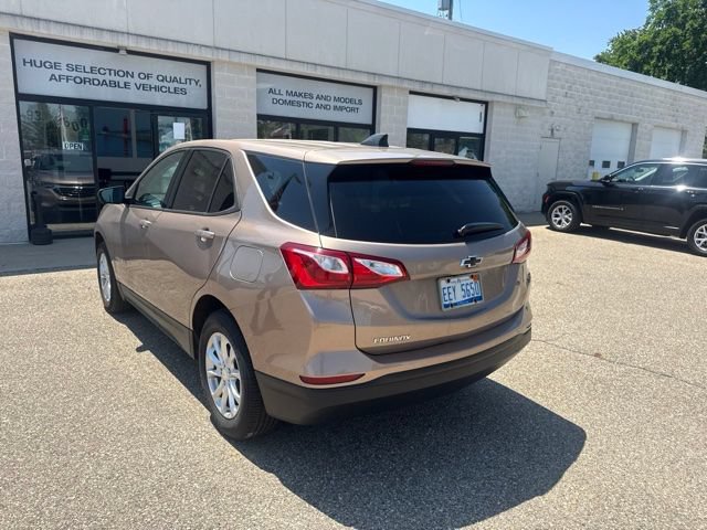 Used 2018 Chevrolet Equinox LT w/ Sun & Infotainment Package AWD/4WD image 3